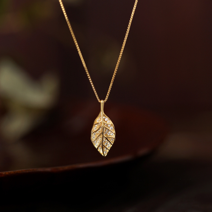 Golden Branch Jade Titanium Steel Necklace For Women, Light Luxury Niche High-End Feel, Internet Celebrity Hot Item, Commuting Women's Collarbo