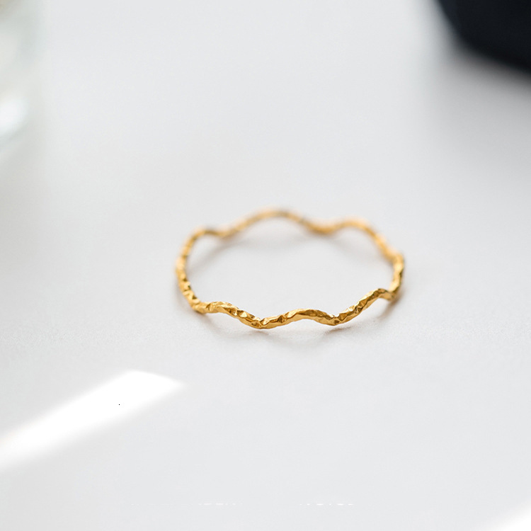 Ultra-Thin Wave Titanium Steel Ring For Women, Light Luxury High-End Texture Pattern, Fashionable Index Finger Ring, Non-Fading