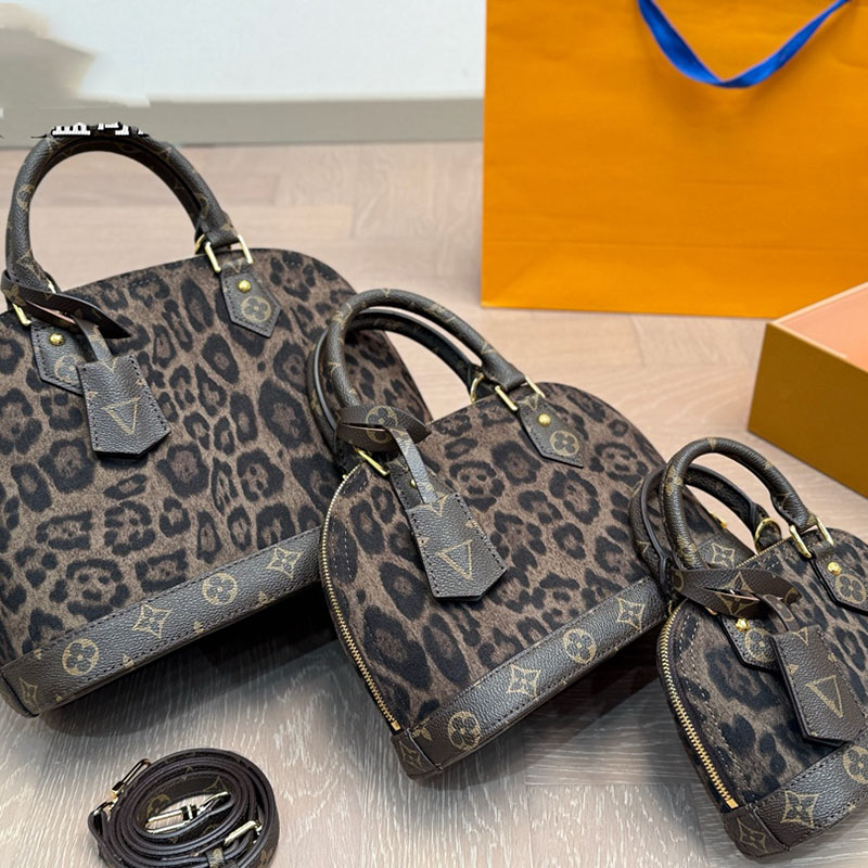 luxury pillow designer shoulder women high quality purses handbag crossbody womans wallet men designers leopard print totes cute dhgate fashion bag