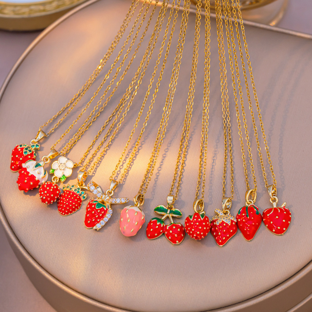 Fresh And Sweet Strawberry Glaze Micro Inlay Necklace For Women Fashionable Light Luxury Niche Trendy Versatile Collarbone Chain New Fruit