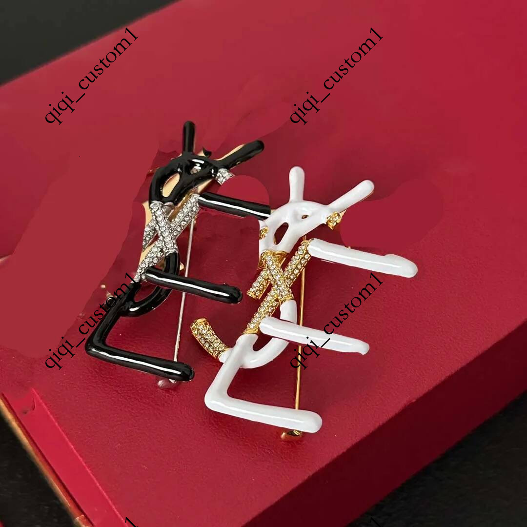 Brass Designer Brooches for Woman Luxury Gold Plated Brooch Party Fashion Accessories T260528