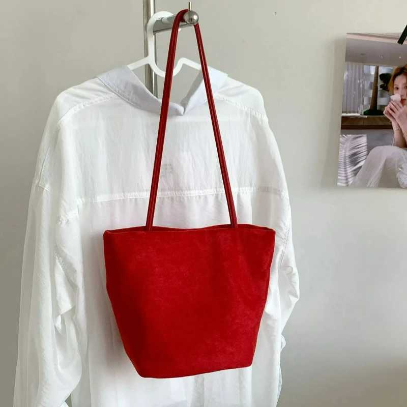 Totes Leisurely Luxurious Suede Fabric Large Capacity Handbag New Women's Versatile Daily Commuting Crossbody Bag for Casual Wear X261016
