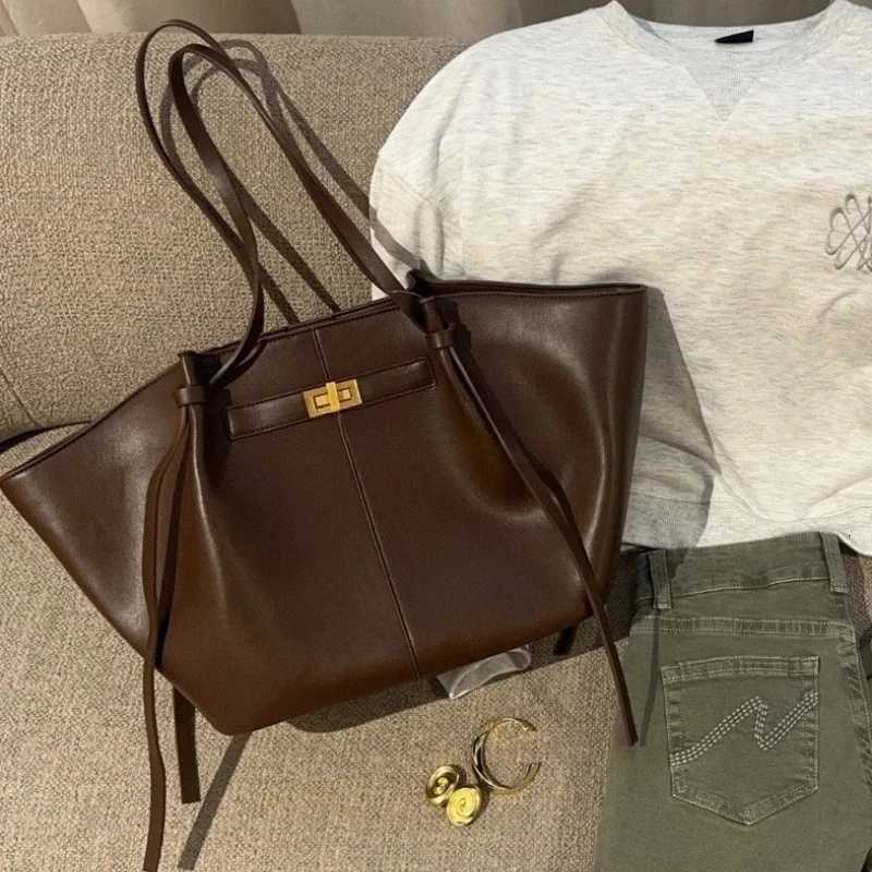 2026 Women's Summer Large Capacity Commuter Tote Bag Female Korean Fashion Luxury Pu Leather Handbags Chic Trend Underarm Bag X261016