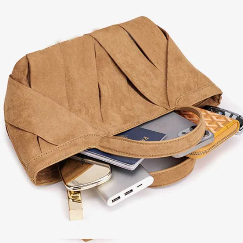 Totes 2026 New Design Women's Handbag Fashion Retro Large Capacity Tote Bag Suede Woven Bag X261016