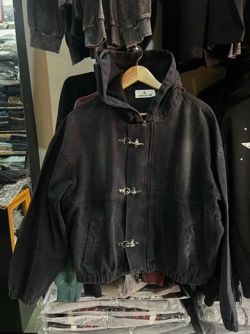 Washed Men's Jackets Retro Black Denim Hooded Jacket Women's Metal Buckle Zipper Cut Jacket Loose Streetwear Work Pants Jacket N261016