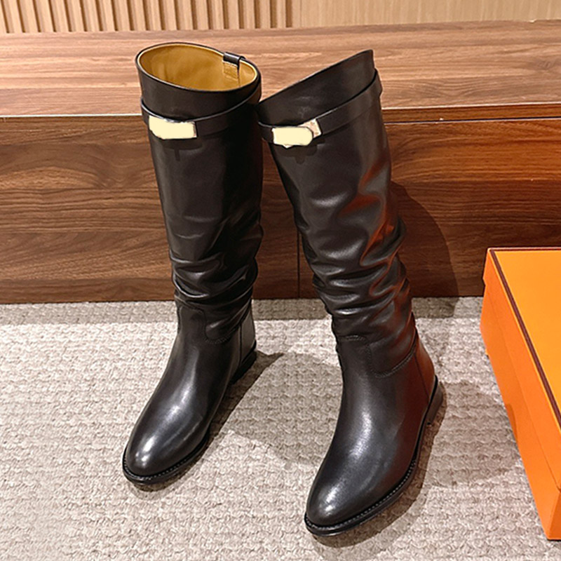 Designer Womens Jumping Supple Boots Supple Calfskin Side Metal Buckle Decoration Fashion Casual High Boots Office Formal Wear Staly