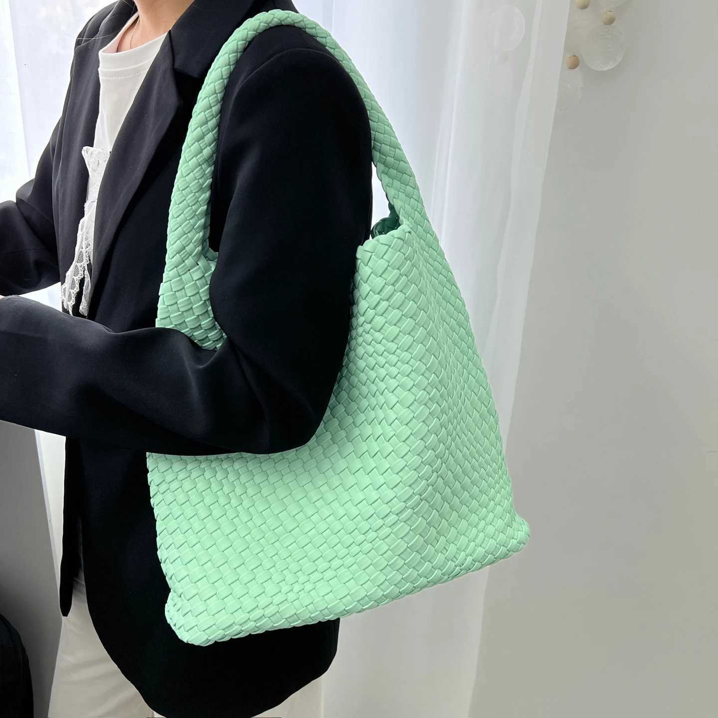Cross Body Light PU Handmade Woven Bag Designer Top Handle Bag Daily Commute Women Single Shoulder Bag Leisure Outdoor Travel Bag H261016