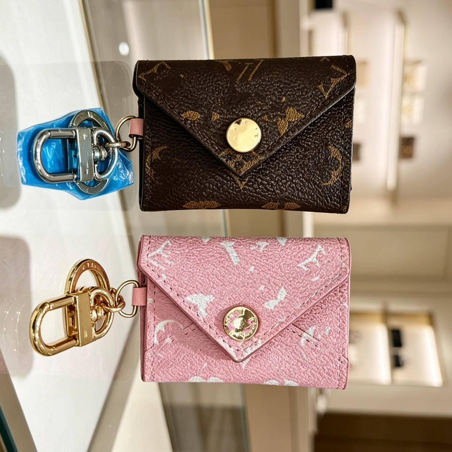 With BOX Keychains Lanyards Luxury designer keychain Credit Card Holders Mini Wallets High Quality For Mens Womens Leather Flower Classics Keychain