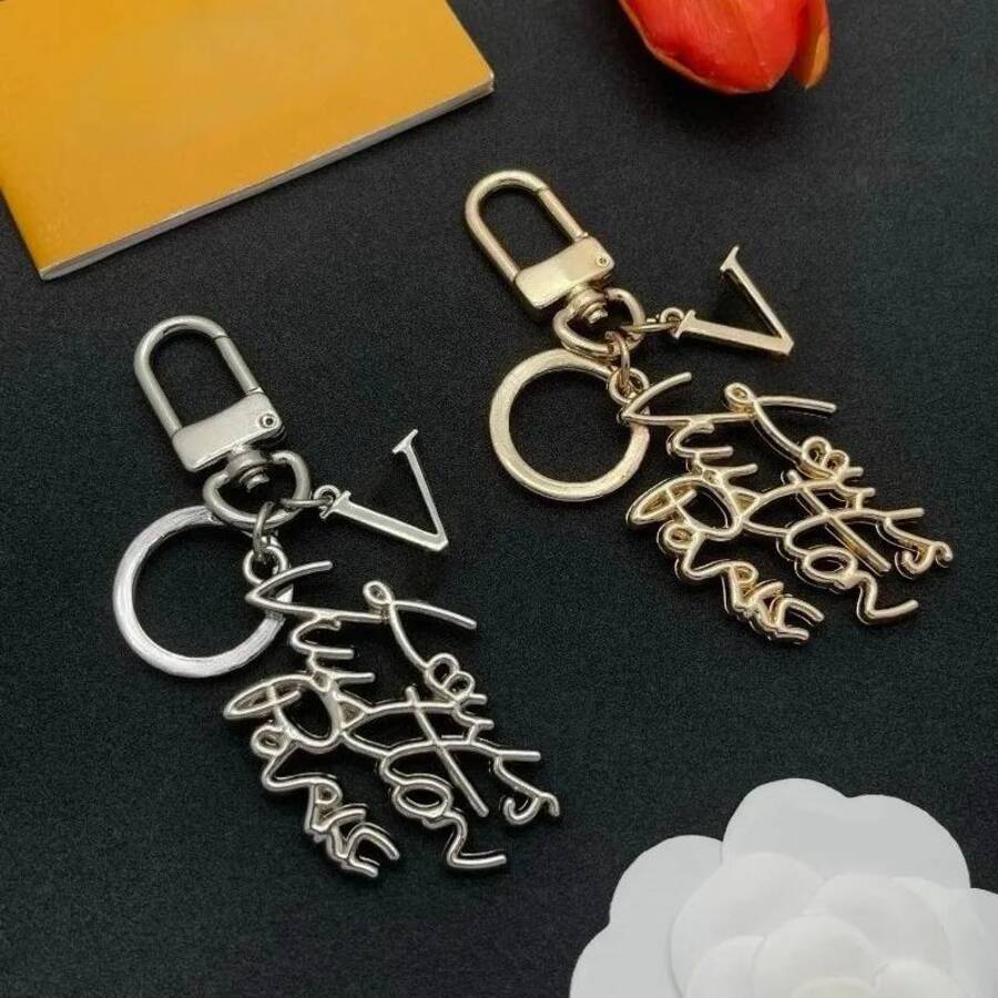 2026 Luxury Brand High perfume Quality Stainless Steel Keychains Bag Charms Car Key cologne Holders For Men And Women Classic Letter Design Couple G