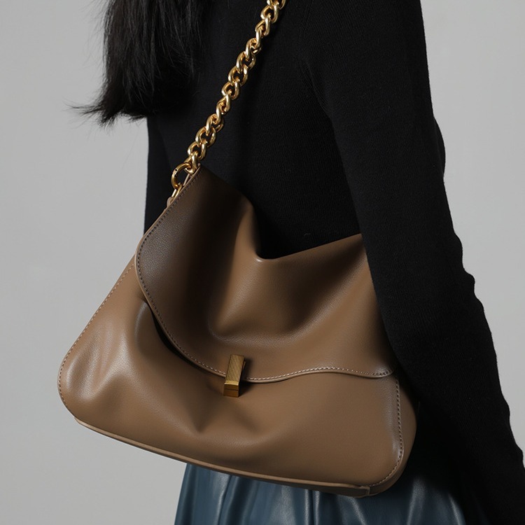 Solid Color Gold Chain Cowhide Large Crossbody Bag, Women's Handbag, Niche High-end Chain Bag, Large Capacity Women's Commuting Single Sho