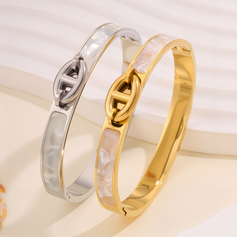 Titanium Bracelet, Fashionable Pig Nose Mother-Of-Pearl For Women, High-End Trendy Korean Style Couple's Stainless Steel Bracelet Jewelry