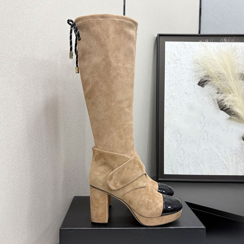 Womens High Boots Designer Calfskin Leather Boot Ladies Embroidered Shoe Upper High Boot Round Head Sheepskin Lining Metal Decoration Chunky Heel Si