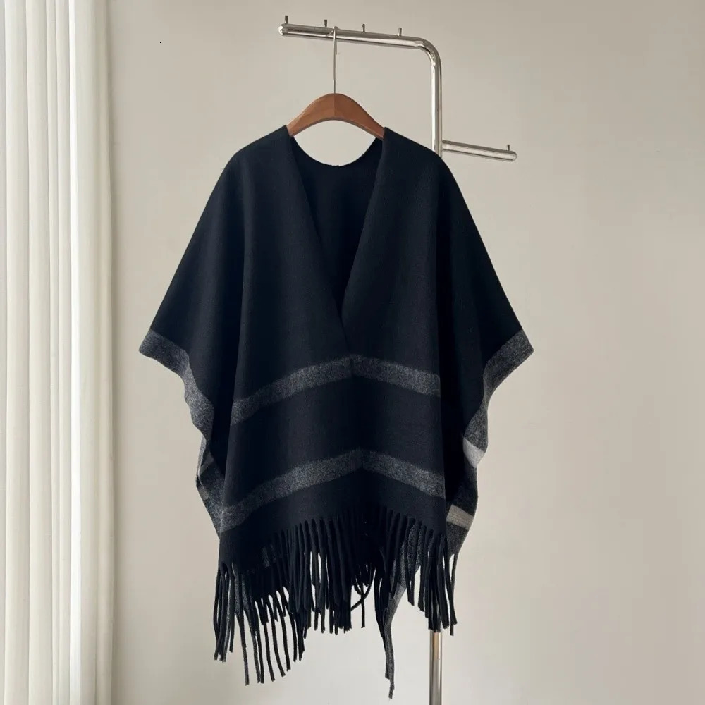 Retro Solid Color Women's Shawl Thickened Front Open n Triangle Scarf Soft Women Cloak Autumn and Winter 261015