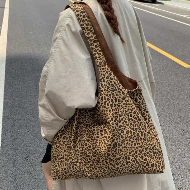 Shoulder Bags Leopard Print Vest Shoulder Bag for Women Double-sided Female Retro Suede Tote Purse Fall Winter Ladies Contrast Color Handbags X26101