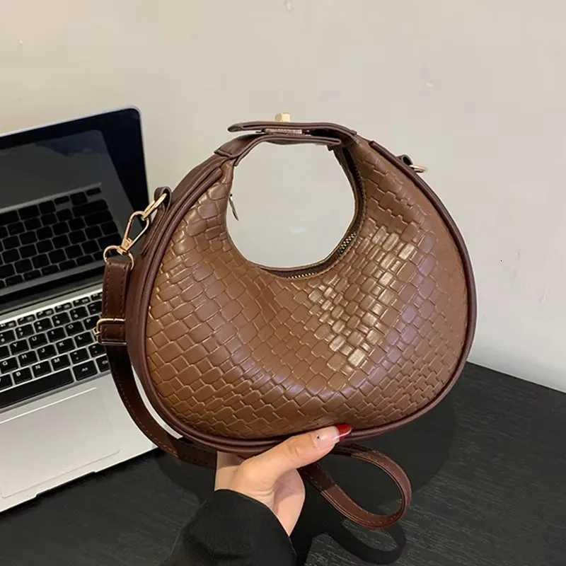 Evening Bags Fashion Black Half Moon Bag Pu Leather Ladies Purses and Handbags Crossbody Women Shoulder Bags H261016