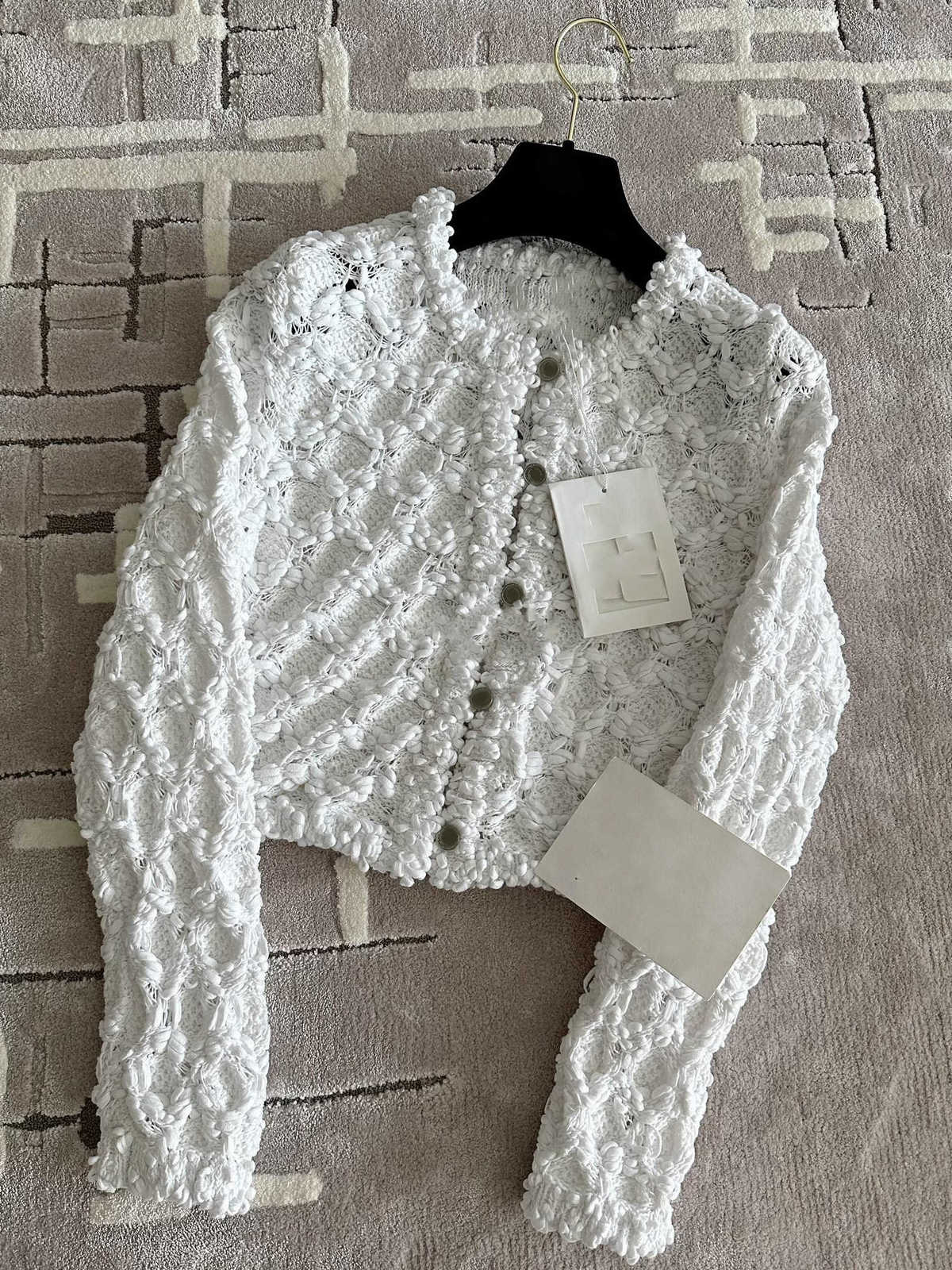 designer Women's Jackets Absolutely stunning and beautiful knitted cardigan top for women, for autumn, with sophisticated and stylish look look