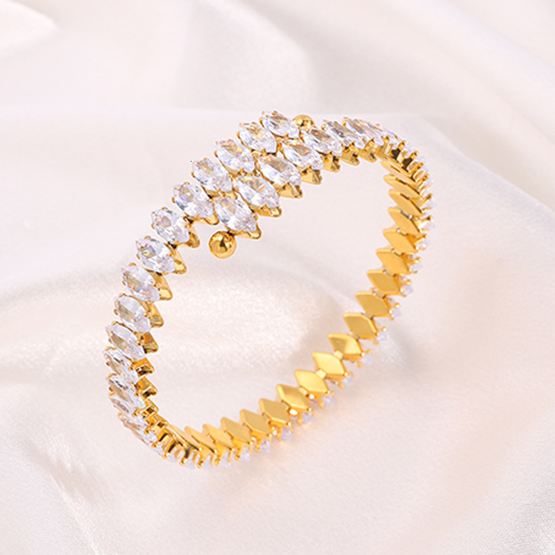 Titanium Steel Bracelet, Full Colorful Cubic Zirconia, Light Luxury Style Bracelet For Women, Trendy And Unique Piece Of Jewelry With A High-End Fee
