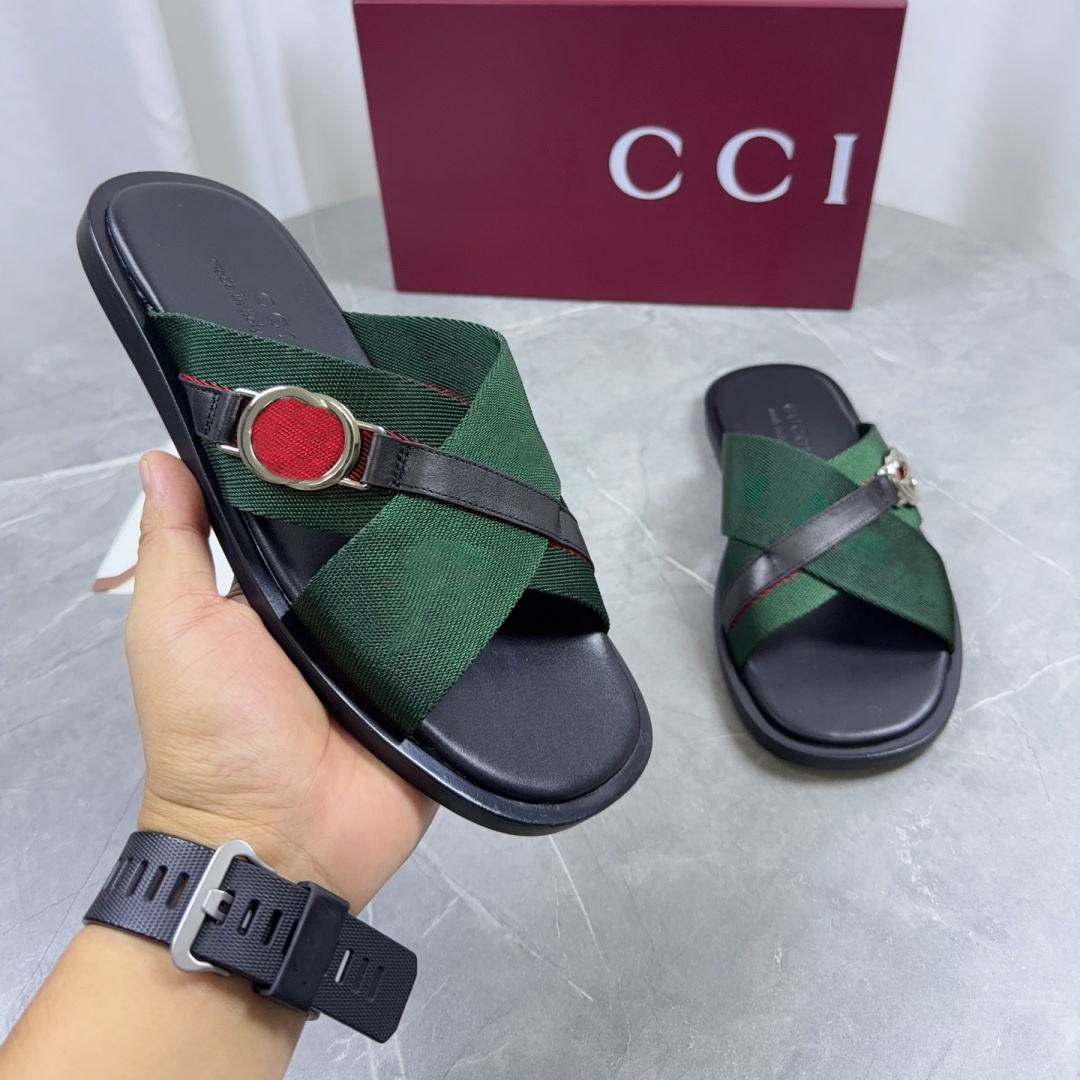 Luxurys Designer Slippers Men Green Red Web Stripe Cross Strap Slide Sandals Summer Double Metal Buckle Soft Flat Bottom Beach Shoes Outdoor Casual