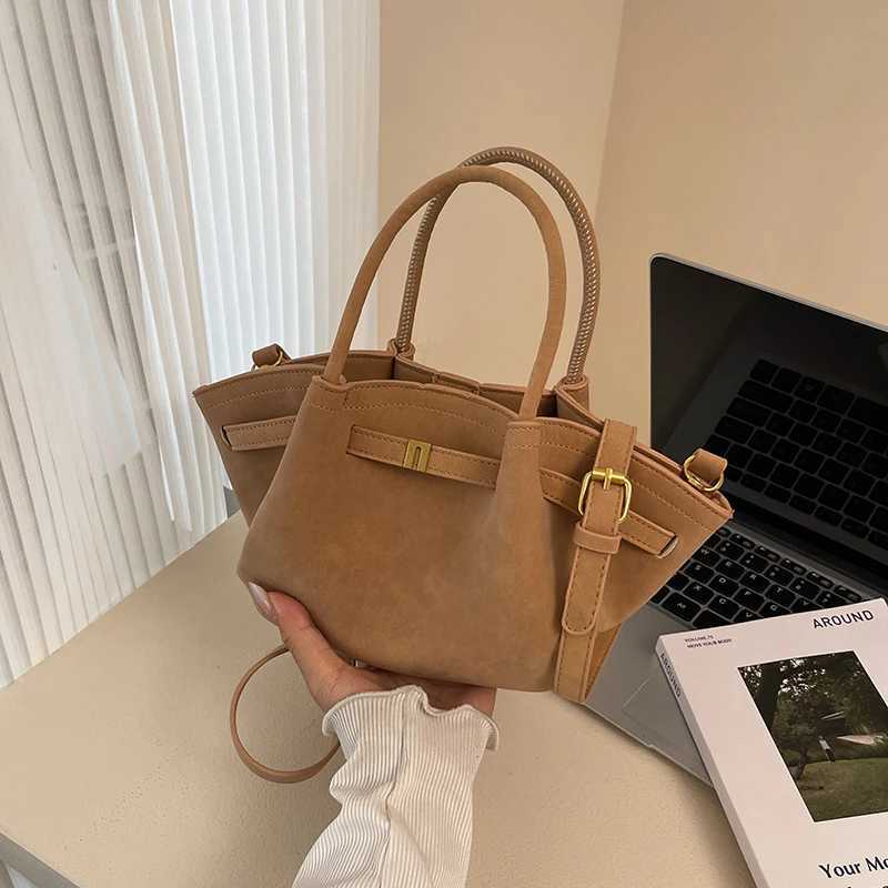 Shoulder Bags 2025 Autumn Winter New Solid Colors Faux Suede Shoulder Bags Large Capacity High Quality Commute Style Tote Bags for Women X261016