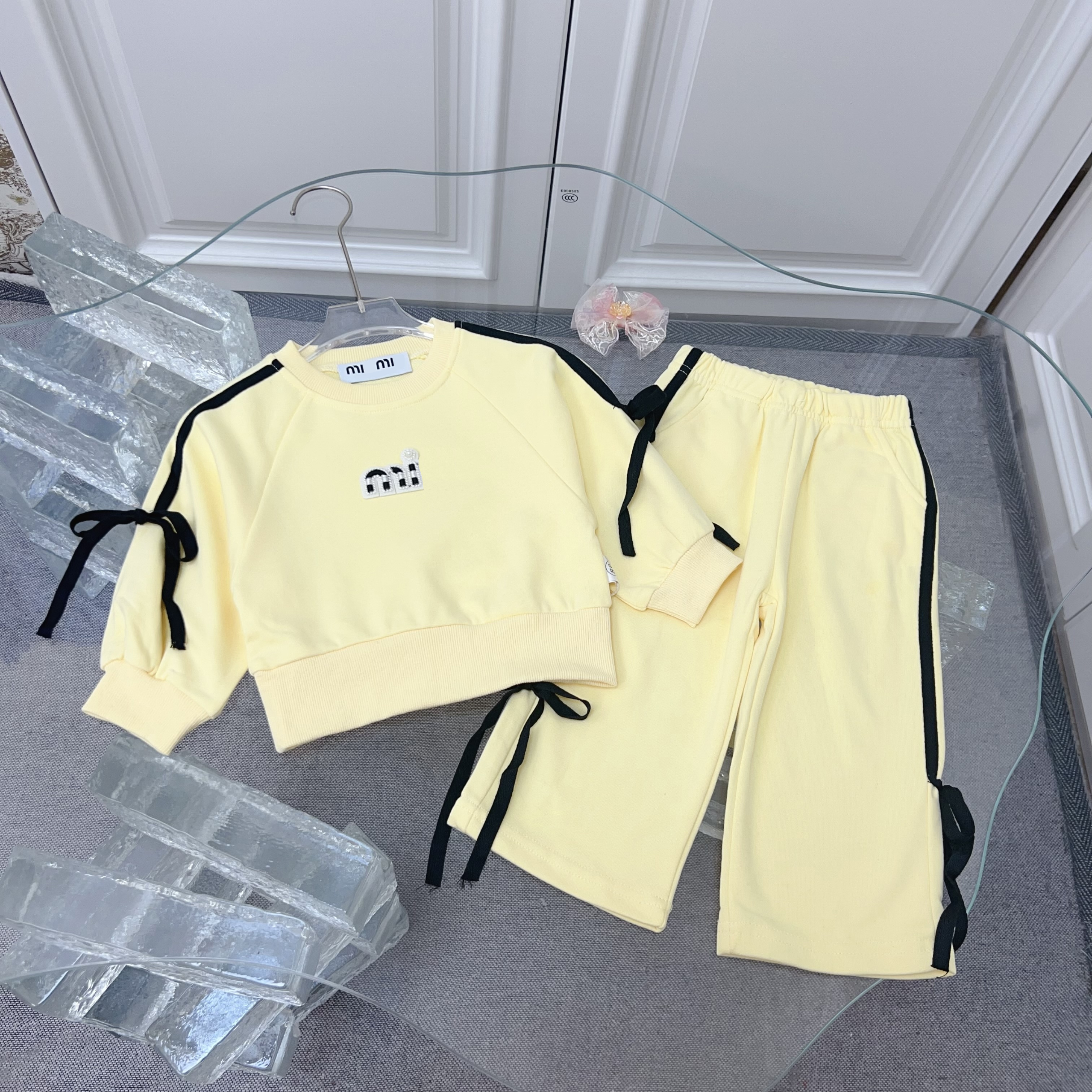 Designer Toddler Girls Tracksuit 2 Piece Set Kids Long Sleeve Pullover Sweatshirt Wide Leg Trousers Casual Children Outfit For Little Girl Size 80-1