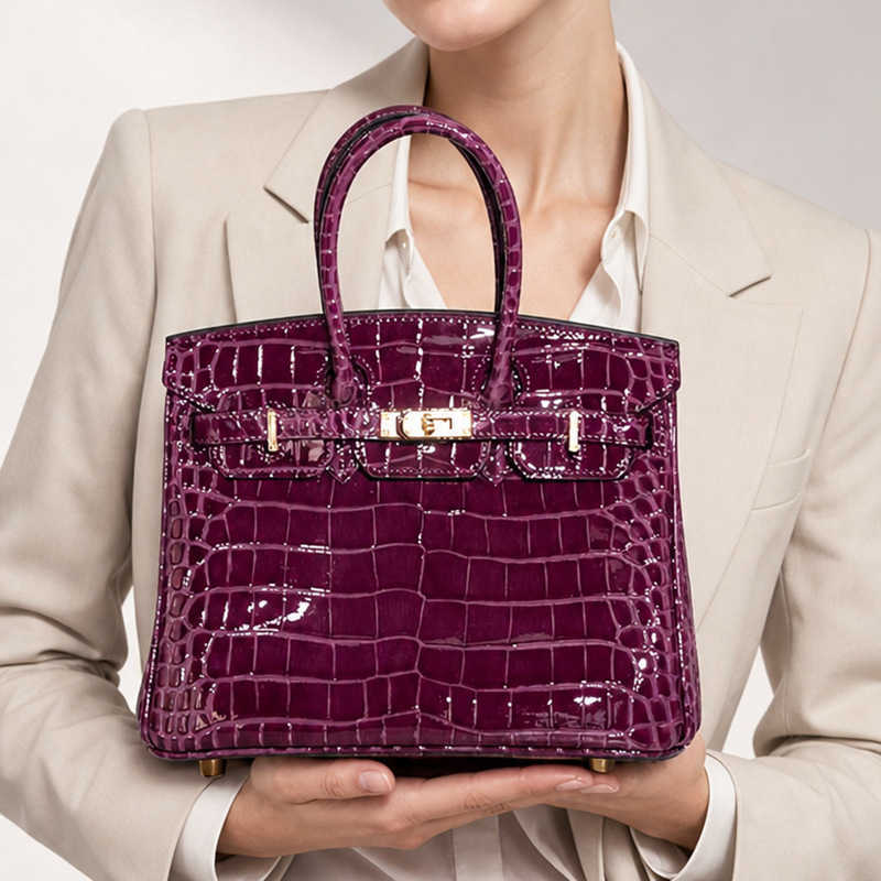 2026 New Genuine Leather Women's Bag Crocodile Pattern Bag Light Luxury High-end Crossbody Commuting Single-shoulder Women's Handbag Q2610