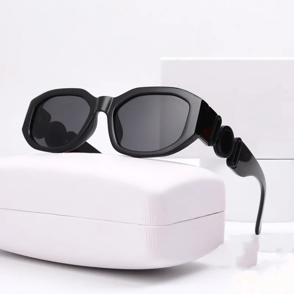 2026 New Designer perfume Sunglasses For Women Men Beach Sun Glasses Trendy cologne Classic Square Metal Legs Letter Design Cat Eye Top Eyeglasses D