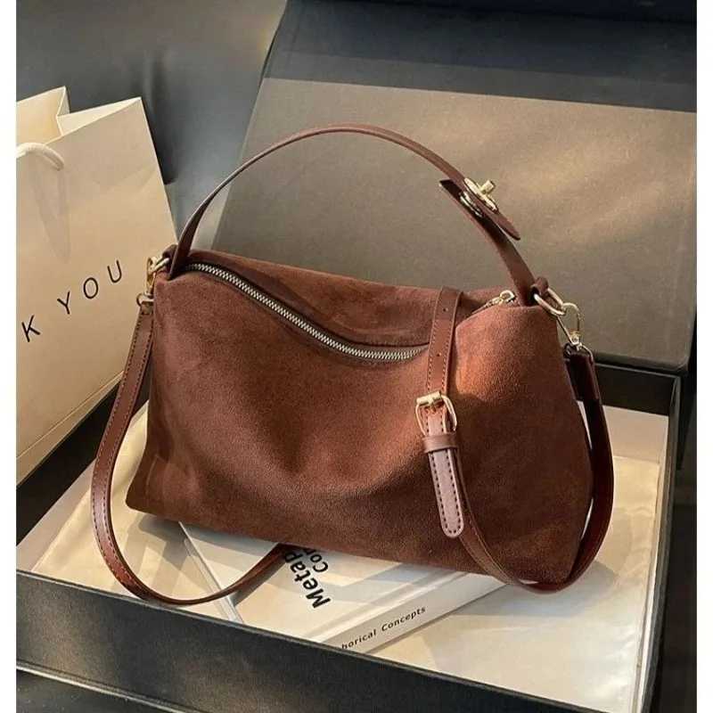 Totes Faux Suede Solid Color Zipper Shoulder Bag 2025 Winter Exquisite Simple Casual Bags Durable for Daily Commuting Women's Handbags X261016