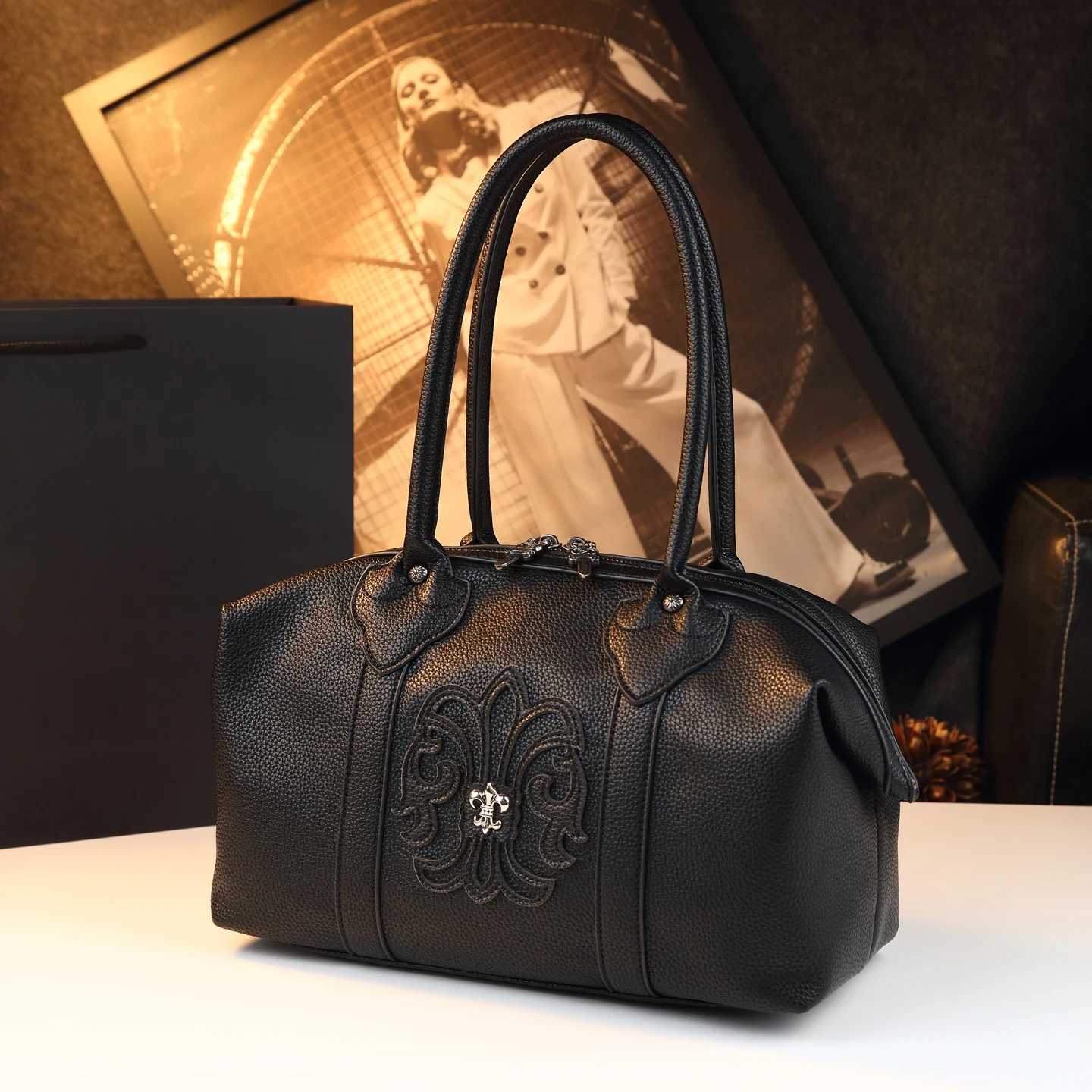 Shoulder Bags Ladies Commuter Boston Pillow Bag 2026 New Large Capacity Leather Bowling Fashion Versatile Underarm Bag Women H261016