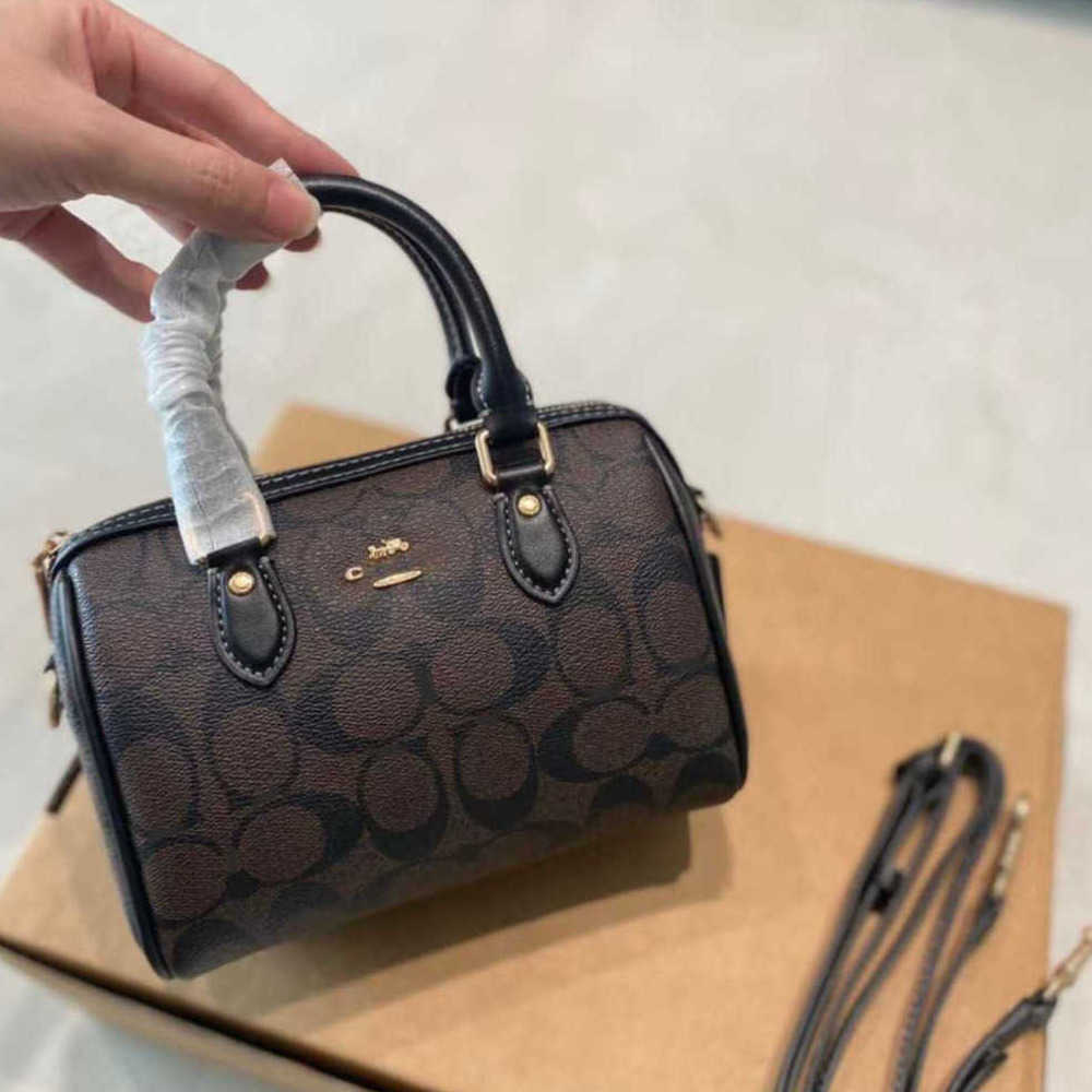 Designer Bag Rowan Half Moon Crossbody Bags Retro Locomotive Package Horse Bridle Buckle Belted Ergo26 Leather Suede Daily Commuting Underarm Handba