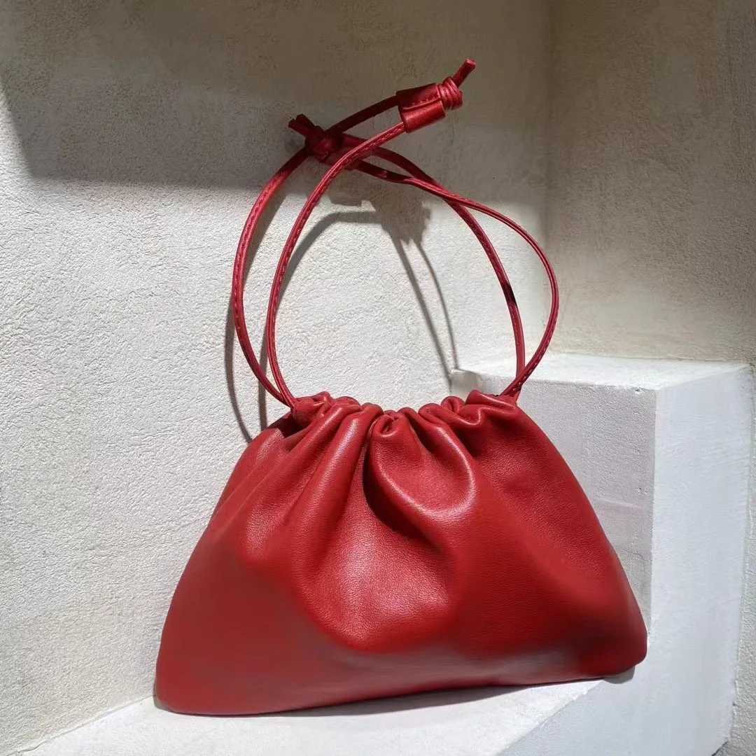 Totes Sheepskin Drawstring Cloud Bag 2025 New Niche Design Soft Genuine Leather One-Shoulder Crossbody Bag Fashionable Ladies Handbag X261016