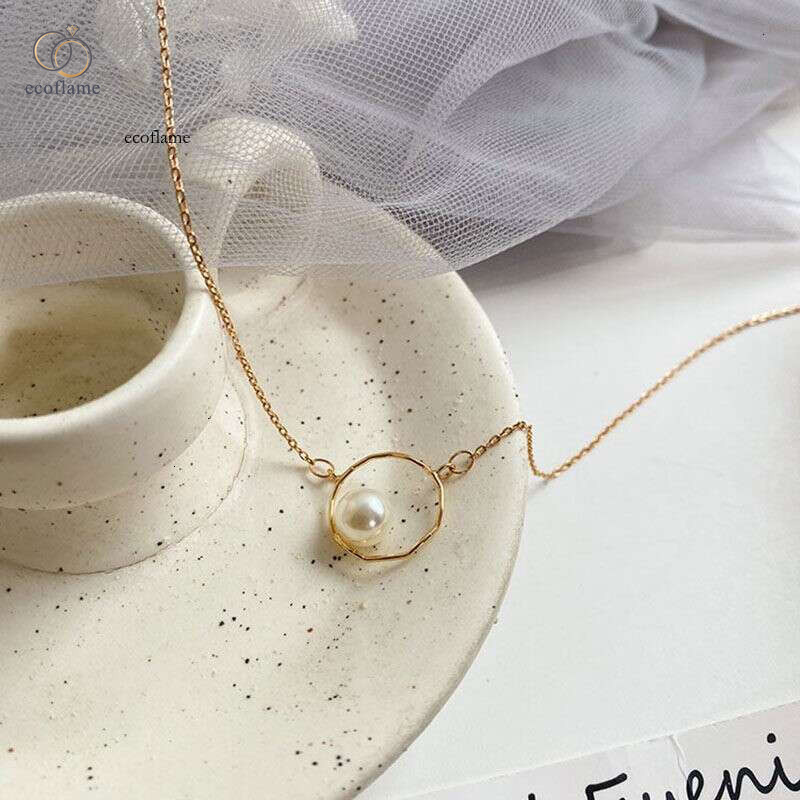 Unique design geometric pearl necklace for women, 2025 new trendy minimalist style, popular online, elegant and simple collarbone chain