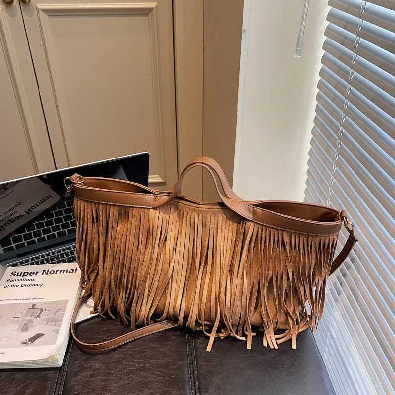 Totes Large Capacity Women's Bag NEW Long Tassel Shoulder Bag Vintage Faux Suede Tote Bags for Women Handbags Designer Crossbody Bags X261016