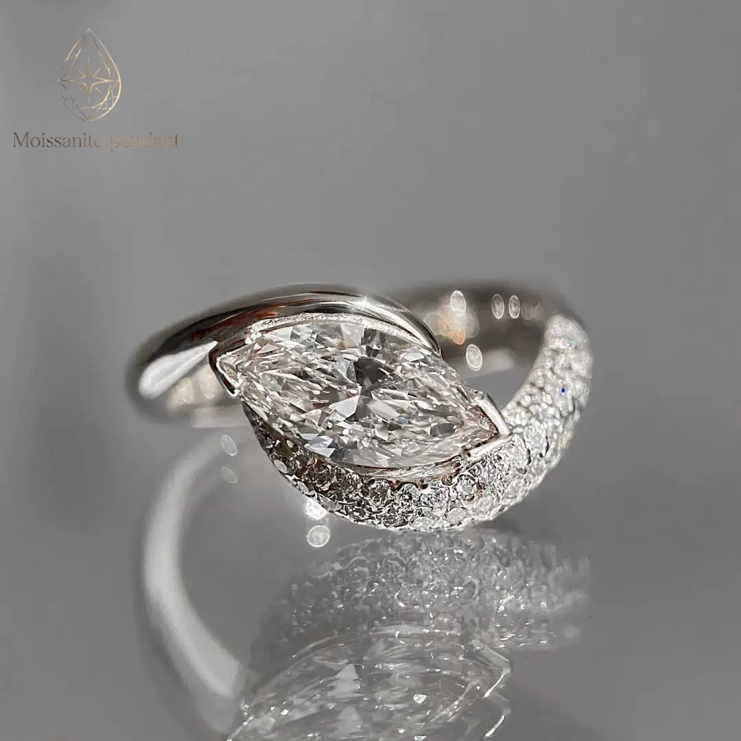 Hot Fashion Fine Jewelry Custom 925 Sterling Silver Oval Cut Moissanite Rings Gem Jewelry Gifts Diamond Studded Elegant Style