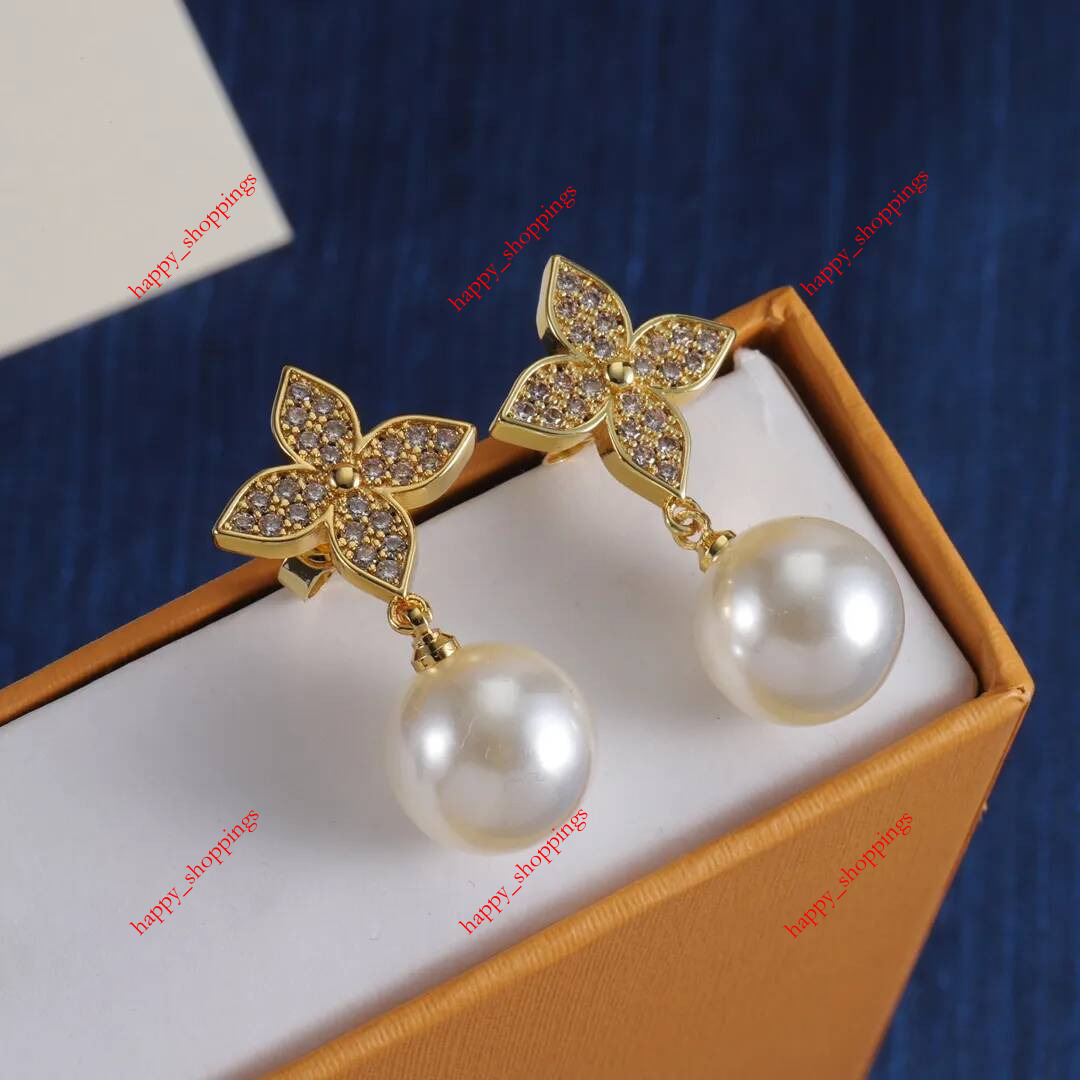 Designer Luxury Crystal Clover Pearl Charm Dangle Gold Silver Plated Stainless Steel Stud Earrings For Women Men Party Fashion Jewelry Gift