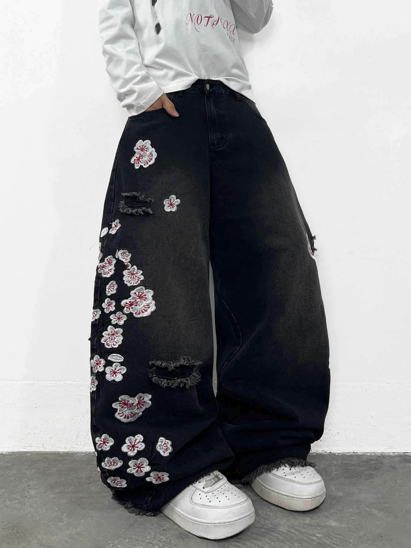 Men's Jeans American Retro Floral Embroidery Ripped Design Black Men's Loose Jeans Washed Y2K Street Style Versatile PantsT261016