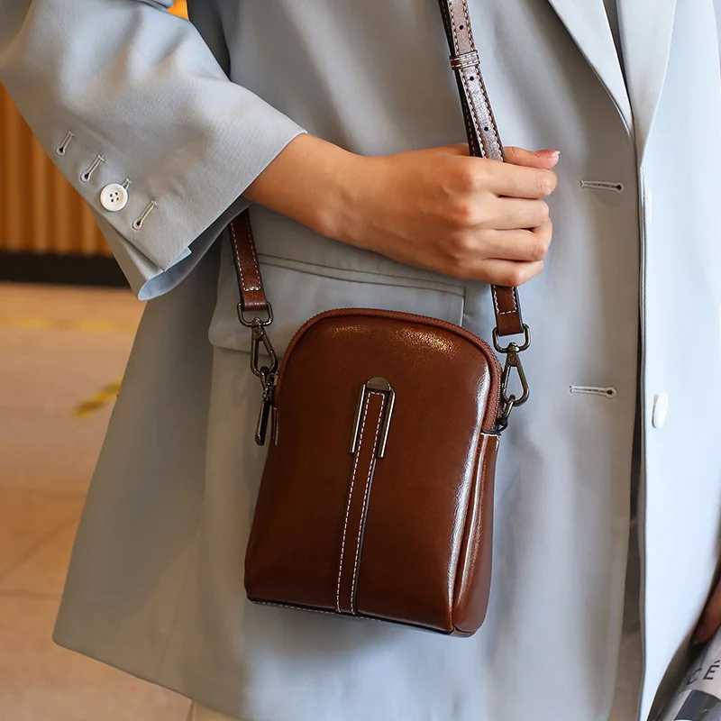Totes Summer Phone Bag Women's Oil Wax Cowhide Leather Crossbody Bag Fashionable and Casual Shoulder Bagladies' Small Shell Purse X261016