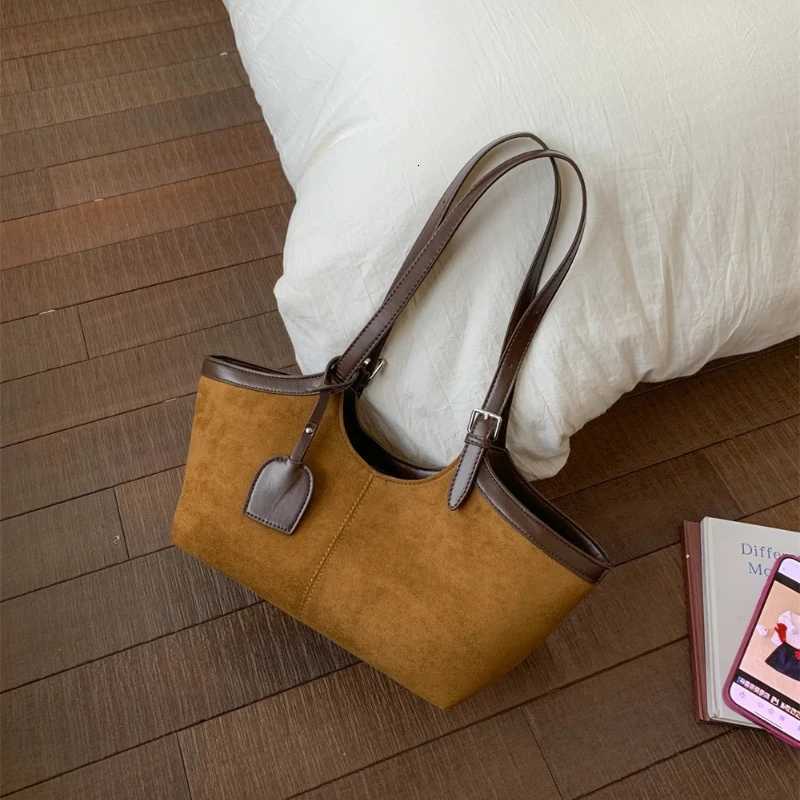 Totes 2026 Autumn Retro Suede Shoulder Bags for Women Faux Patchwork PU Underarm Armpit Bag Work Travel Casual Street Designer Handbag X261016