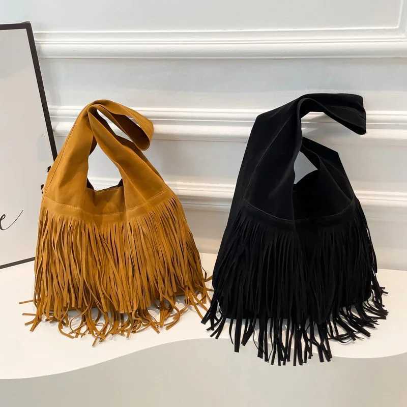Shoulder Bags Korean Version of Fringed Bag Fashionable Large-capacity Retro Faux Suede Tote Bag Casual Commuting High-end Underarm Bag X261016