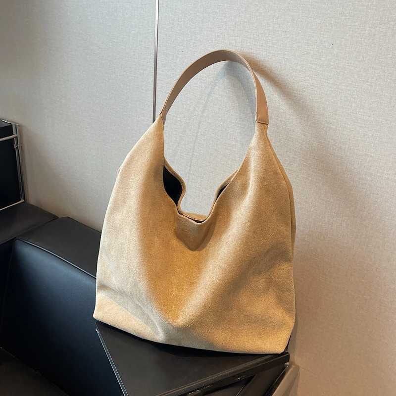 Shoulder Bags Autumn and Winter Vintage Women's Bag Large Capacity Suede Shoulder Bag Solid Color Simple Versatile Bucket Bag X261016