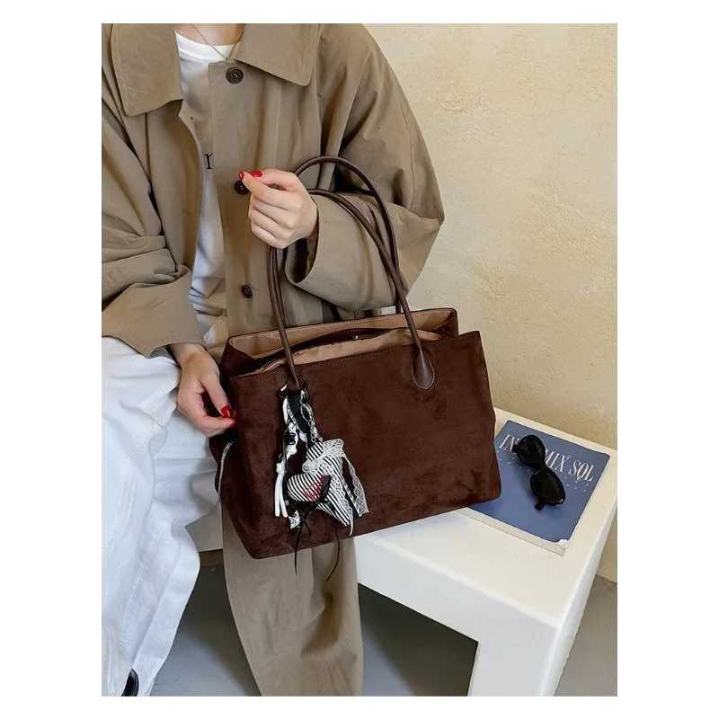 Shoulder Bags High-end casual top-layer matte suede velvet tote bag large-capacity lazy travel shoulder and crossbody bag for women X261016
