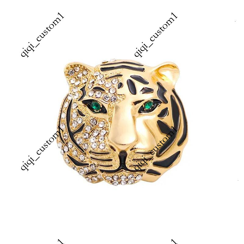 Brand Designer Jewelry Vintage Alloy Fixed Tiger Head Suit Jacket Pin Brooch High End Light Luxury Men's Accessory