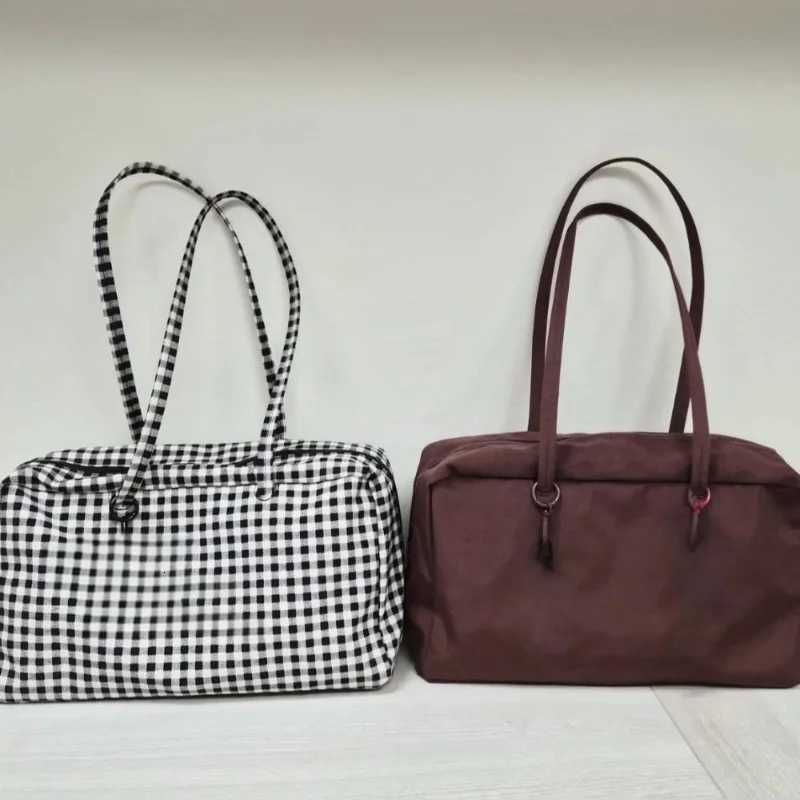 Shoulder Bags Women's Large Capacity Tote Bags designer Bags Luxury Brand Nylon Bowling Shoulder Bag simple Versatile Ultralight Commuting Bag