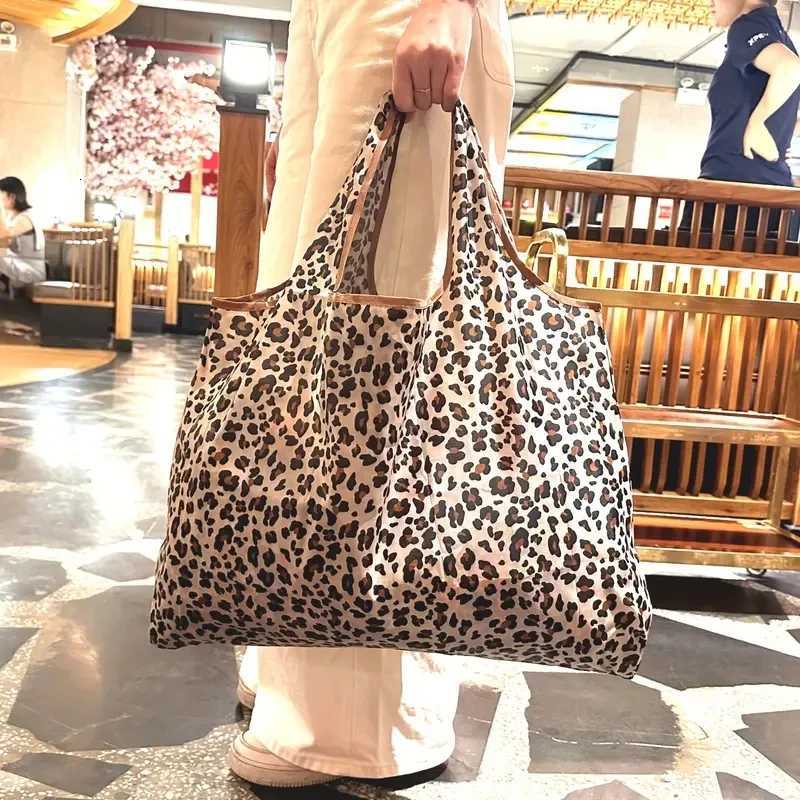 Evening Bags Large Capacity Leopard Print Hand Shopping Bag Women's Daily Folding Handbag H261016