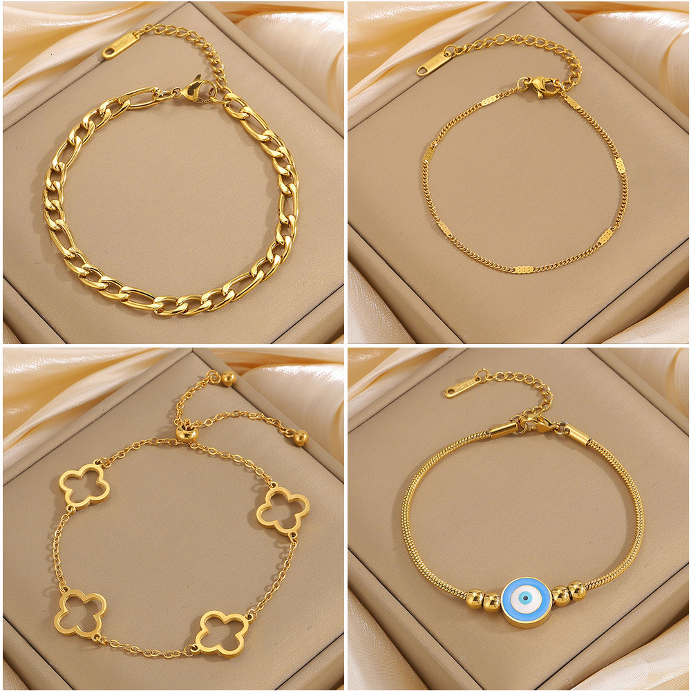 Titanium Steel That Does Not Fade, Hollow Four-Leaf Clover Eye Bracelet, High-End 18K Gold European And American Fashion Bracelet For Girls