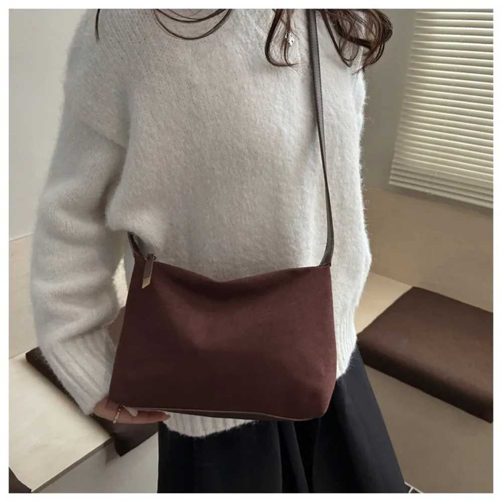 Shoulder Bags Boston Style Large Capacity Shoulder Bag Suede Adjustable Strap Crossbody Bag Zipper Tote Bag Commuting X261016