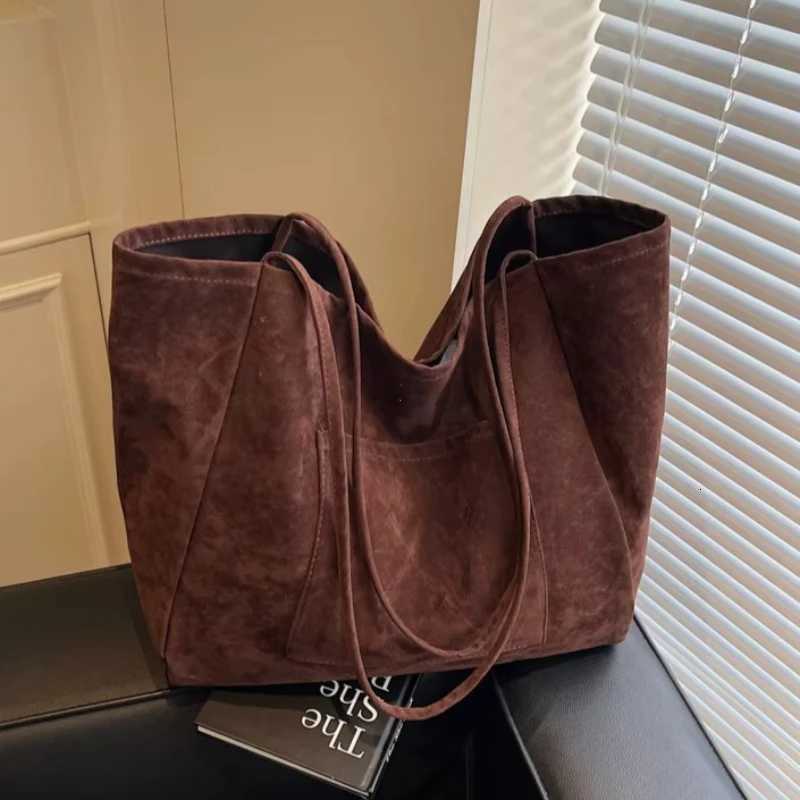Shoulder Bags Retro Large Capacity Tote Bag Women's 2026 Autumn Winter New Versatile Underarm Commuter Bag Casual Office Ladies Bag Purses X261