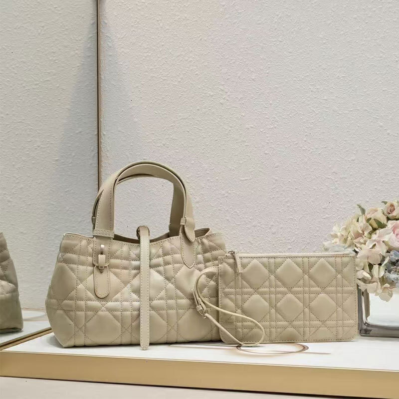 2026 Designer Recommends High quality Fashionable Tourjours Handbags And Luxury Calfskin Horizontal Commuter Bags From The Brand 820