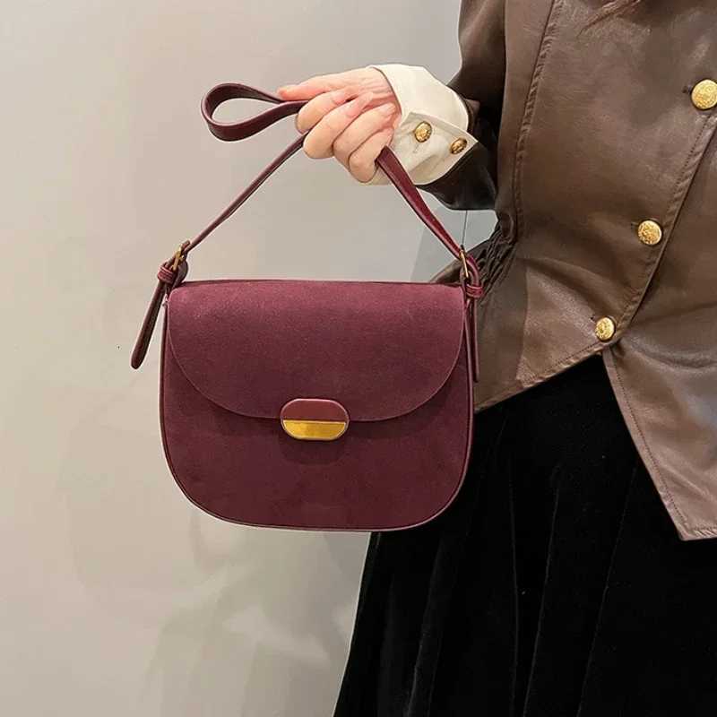 Totes New Style Women Saddle Bag Suede Leather Retro Female Shoulder Bag Fashion Casual Handbag Large Capacity Crossbody Bag X261016