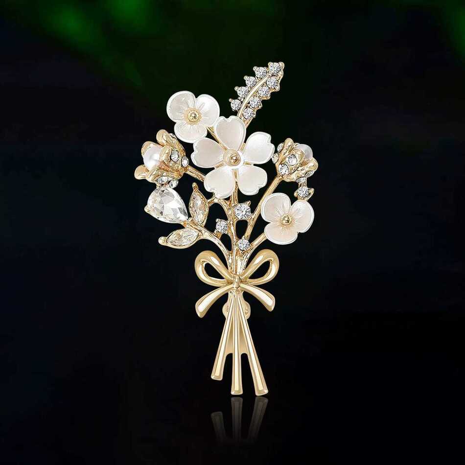 2026 New Rhinestone Plum Blossom Branch Pins For Women Pearl Plant cologne Brooches Office Party Friends Gifts Jewelry perfume Accessories Designer