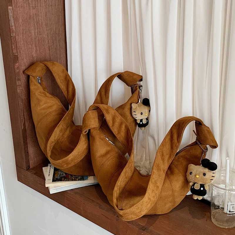 Totes Lazy Style Shoulder Bag Women Faux Suede Striped Hobos Commuting Dumpling Bag Pleated Large Capacity Retro Crossbody Horn Bag X261016